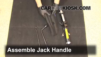 2010-2015 Hyundai Tucson Jack Up How To - 2012 Hyundai Tucson Limited 2